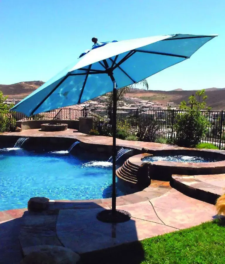 9 ft Deluxe Auto Tilt Aluminum Market Umbrella