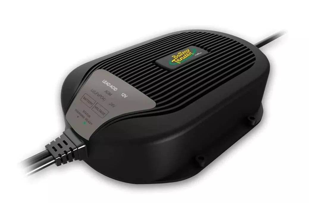 Battery Tender 12V/24V, 5 AMP / 2.5 AMP Selectable Chemistry Weather Resistant Battery Charger• 022-0258-DL-WH
