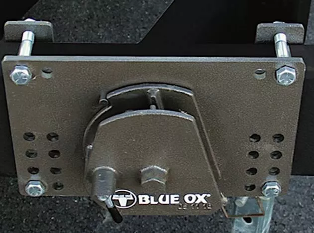 Blue Ox SwayPro Bolt-Around Rotating Latch Kit• BXW4021