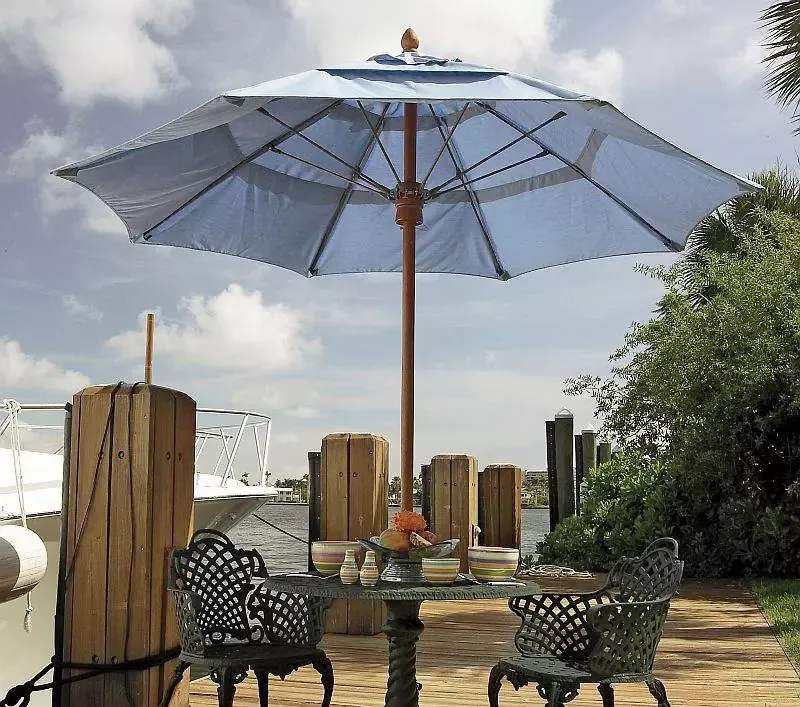 Bridgewater Commercial Umbrella - 9ft with Fiberglass Ribs