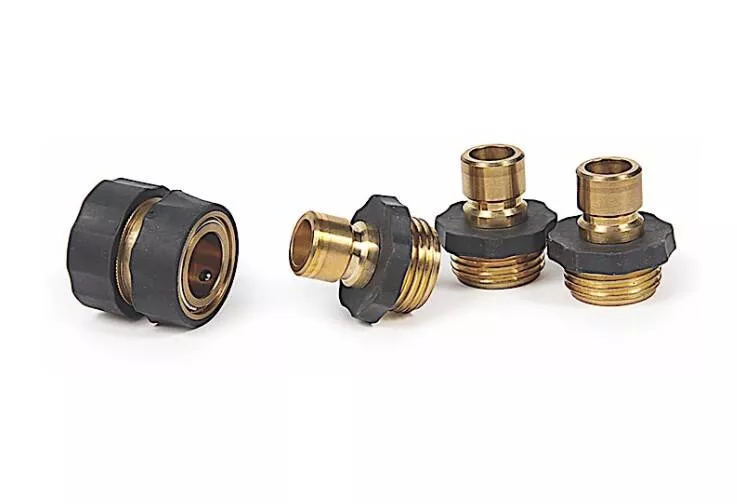 Camco Brass Quick Hose Connect (3/4" MPT x 3/4" FPT)• 20136