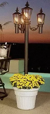 Islander Park Lantern w/Planter