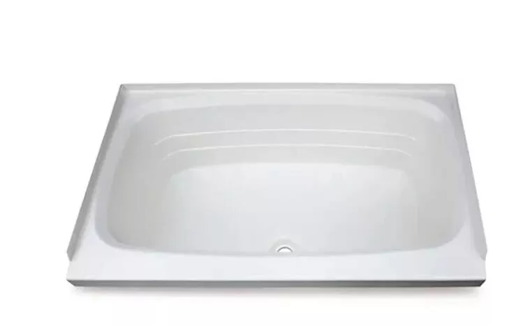 Lippert Bathtub with Center Drain; 24″ x 38″ (White)• 209661