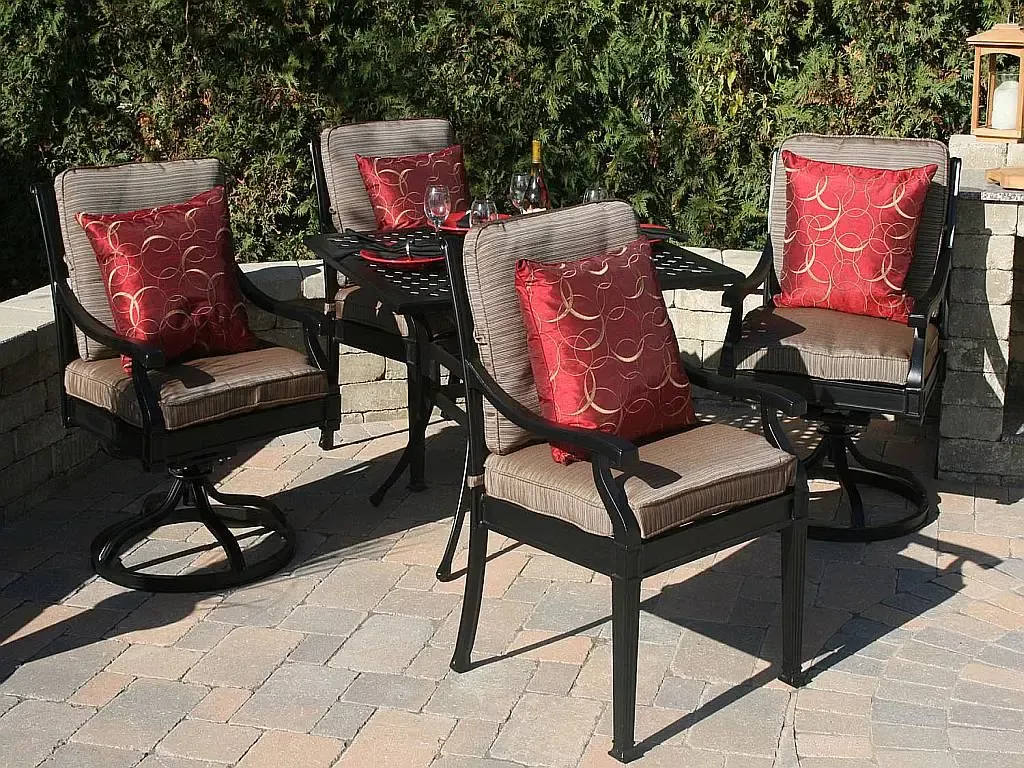 Moncler 4 Person Square Dining Set