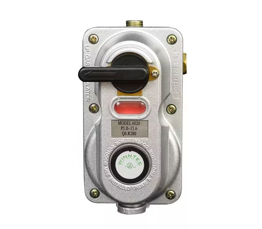 Mr. Heater Auto-Changeover Two Stage Propane Regulator• F273776